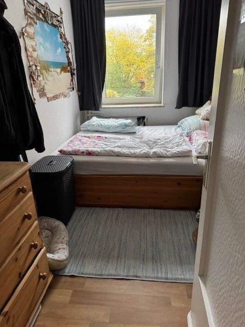 Bitte unsere Fragen beachten! HH-Farmsen, 2,5 Zimmer Wohnung im 1.OG mit Balkon 2 zimmer