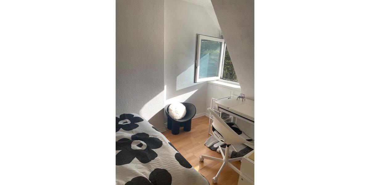 Dachgeschoßwohnung Hamburg Wandsbek - 1.5 Zimmer, 30 m&sup2;, 180.000&euro; | Angebot:26924400