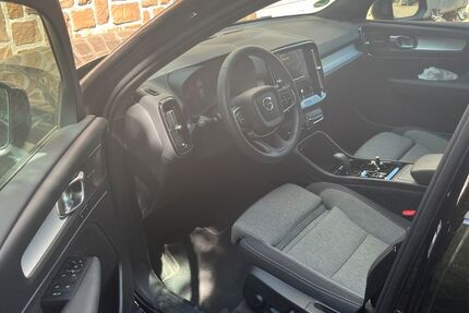 Volvo XC40 2.772 km 35.800 &euro; Hamburg 22391