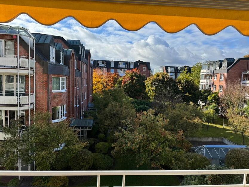 3 Zimmer Wohnung in Poppenbüttel direkt am AEZ, Aufzug, Blk. Ebk. zimmer