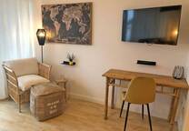Luxus und Qualität auf kleinstem Raum: Modern ausgestattete 1-Zimmer-Wohnung mit Balkon in Szenelage am Winterhuder Marktplatz