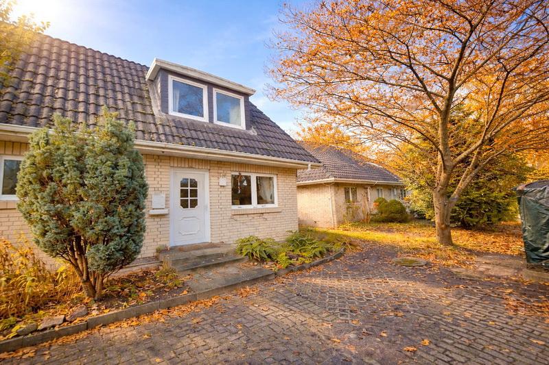 * Hier lässt es sich leben * Willkommen im Alstertal am Naturschutzgebiet Hainesch-Iland - Doppelhaushälfte Hamburg Sasel | Angebot:25893086