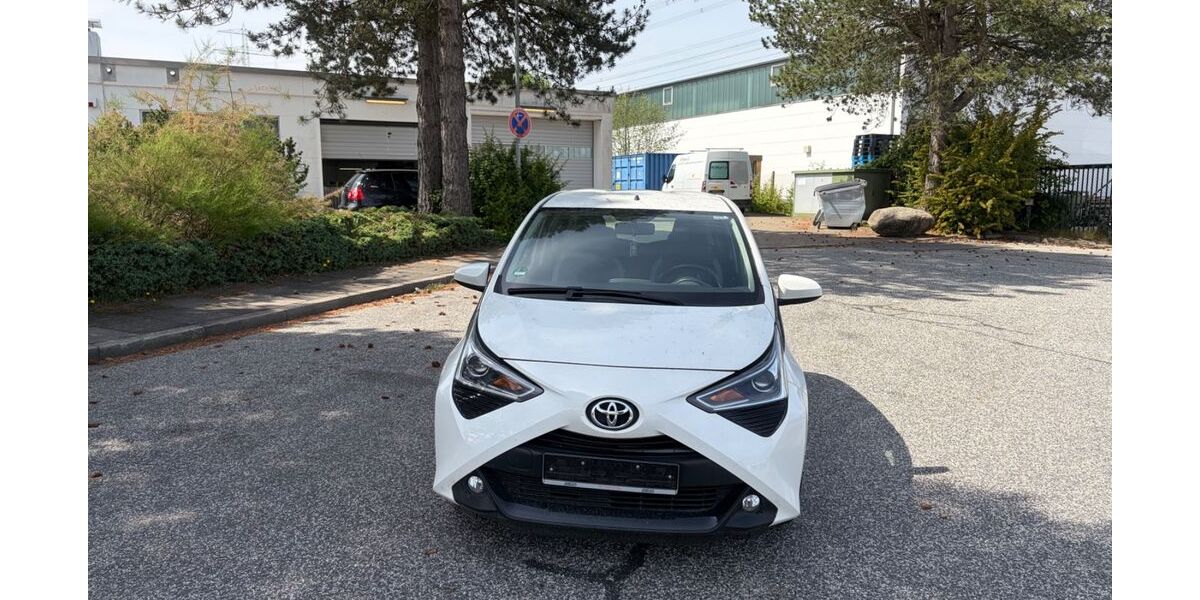 Toyota Aygo (X) 59.018 km 9.999 &euro; Barsbüttel 22885