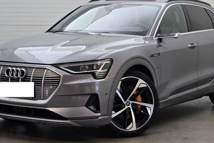 Audi e-tron 62.882 km 32.890 &euro; Bargteheide 22941