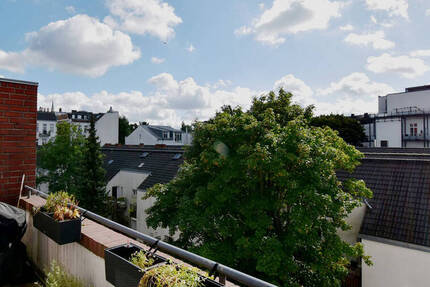 Attraktive, vermietete 3 Zi.-Wohnung in Bestlage mit Südbalkon, Stellplatz und Aufzug