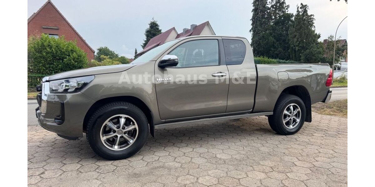 Toyota Hilux 194.000 km 31.000 &euro; Stelle 21435