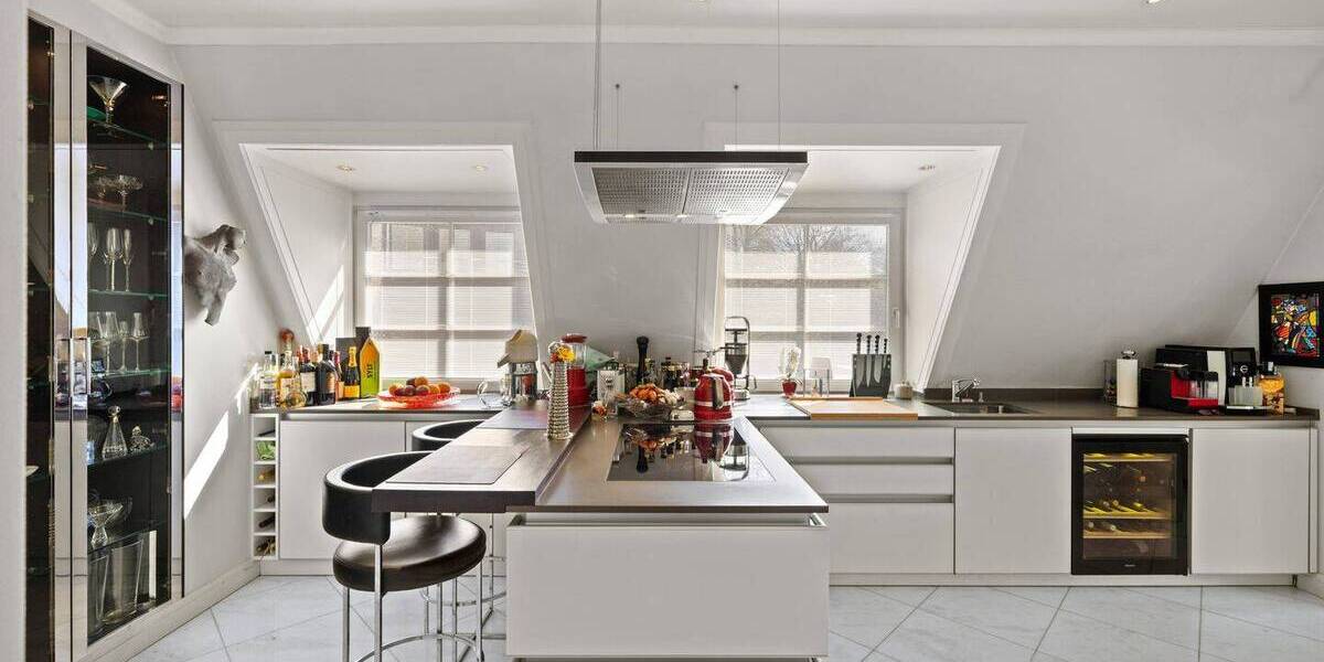 Etagenwohnung Hamburg / Wellingsbüttel Wellingsbüttel - 4 Zimmer, 201 m&sup2;, 1.390.000&euro; | Angebot:26672491