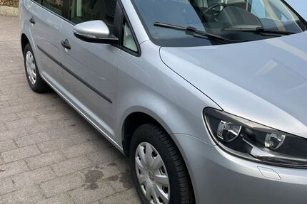 VW Touran 102.000 km 10.900 &euro; Quickborn 25451