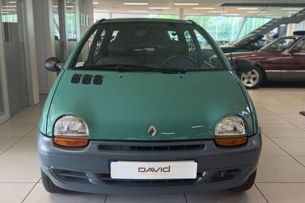 Renault Twingo 175.519 km 9.911 &euro; Hamburg 22047