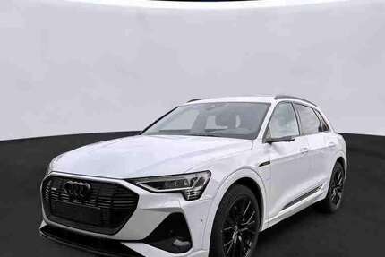 Audi e-tron 33.999 km 31.950 &euro; Hamburg 22047
