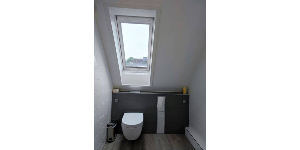 Einfamilienhaus Hamburg Rahlstedt - 8 Zimmer, 180 m&sup2;, 2.800&euro; | Angebot:26306502