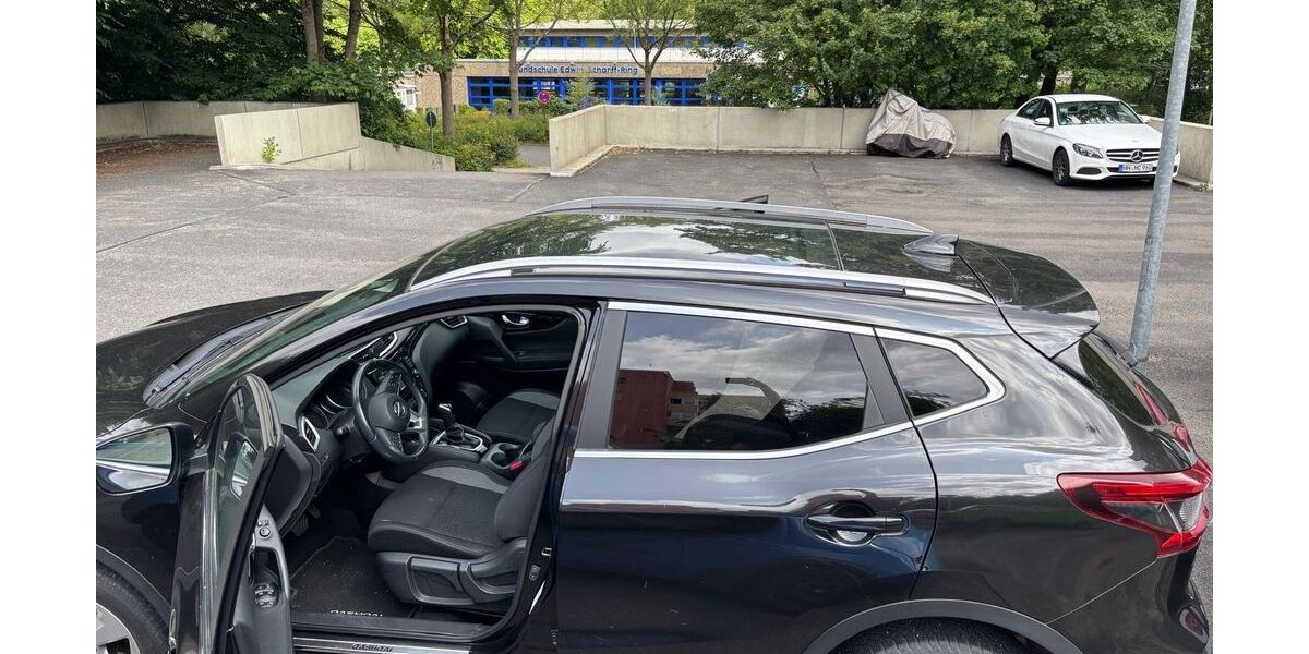 Nissan Qashqai 44.553 km 16.500 &euro; Hamburg 22309