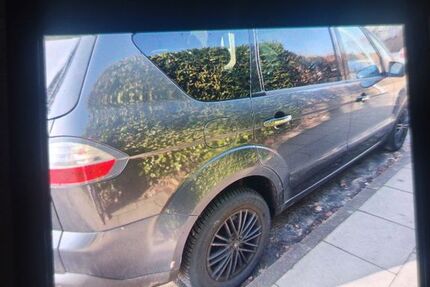 Ford S-Max 328.300 km 2.560 &euro; Hamburg 22041