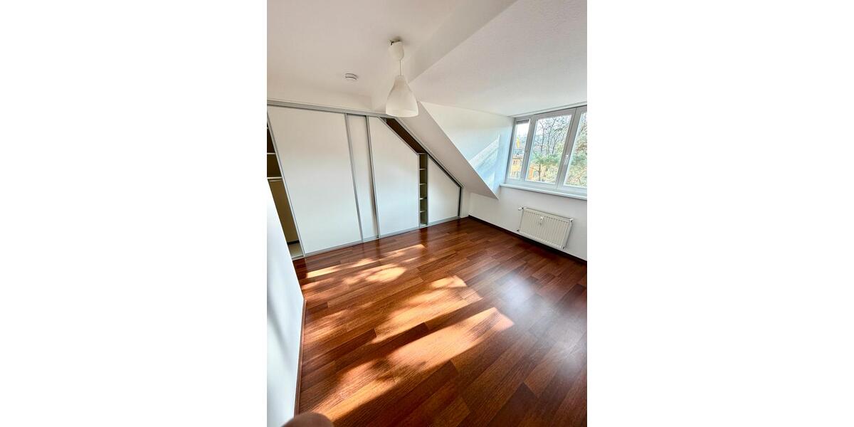 Dachgeschoßwohnung Hamburg Altona - 3 Zimmer, 70 m&sup2;, 1.246&euro; | Angebot:25406483