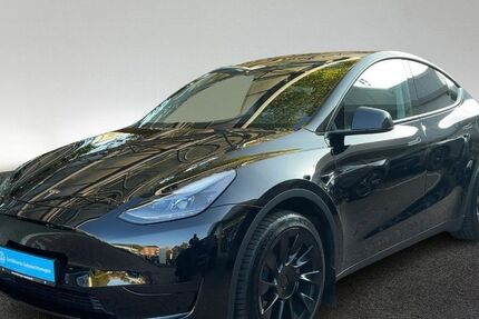 Tesla Model Y 25.747 km 32.888 € Hamburg 22761