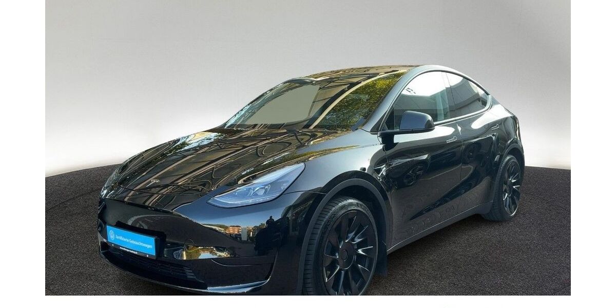 Tesla Model Y 25.747 km 32.888 € Hamburg 22761