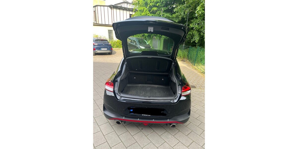 Hyundai i30 103.000 km 21.000 € Hamburg 20038