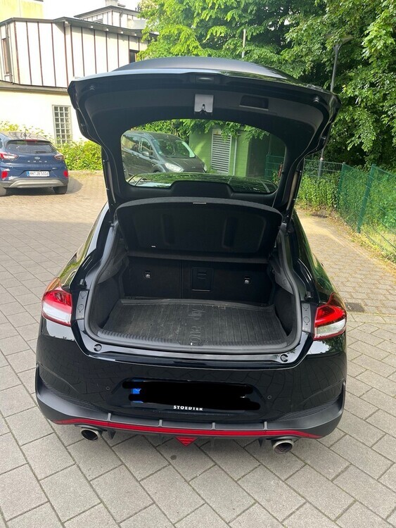 Hyundai i30 103.000 km 21.000 € Hamburg 20038