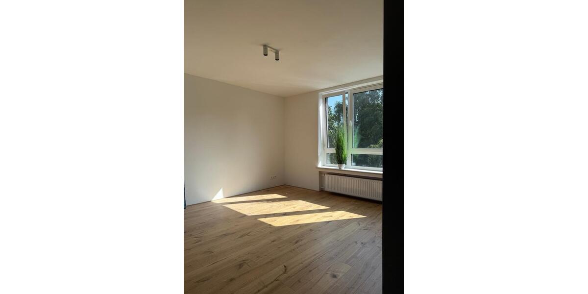 Eigentumswohnung, 3,5 Zimmer, 92qm, 2.OG, Topsaniert, von Privat 3.5 zimmer