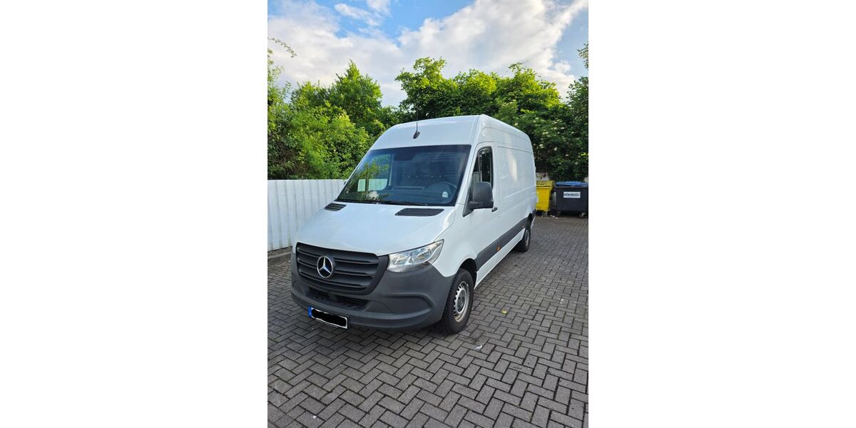 Mercedes-Benz Sprinter 143.638 km 25.300 &euro; Hamburg 22339