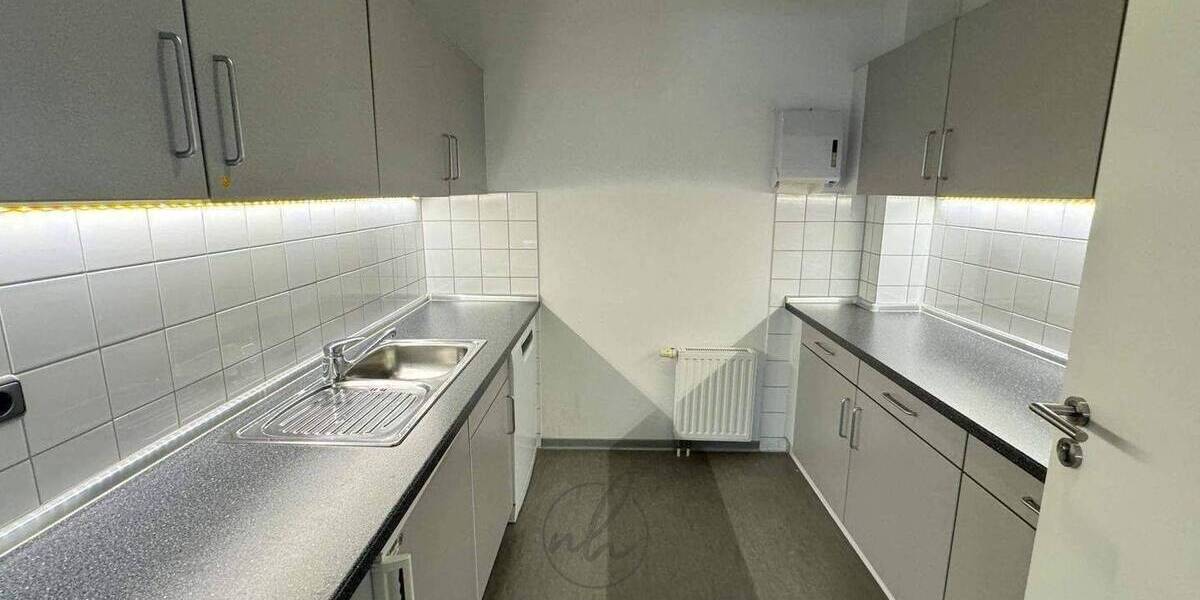 Gewerbeobjekt Hamburg Rahlstedt - 2 Zimmer, 165 m&sup2;, 2.145&euro; | Angebot:26933785