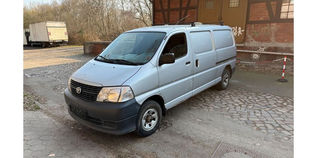 Toyota Hiace 188.659 km 8.900 &euro; HAMBURG 22113