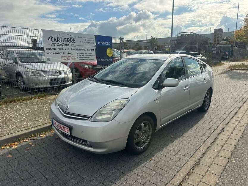 Toyota Prius 122.999 km 5.555 € Winsen 21423