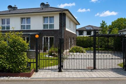 Haus Quickborn - 4 Zimmer, 150 m&sup2;, 2.400&euro; | Angebot:26612523