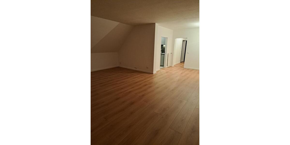 Dachgeschoßwohnung Hamburg Wandsbek - 3 Zimmer, 97 m&sup2;, 1.880&euro; | Angebot:26123441