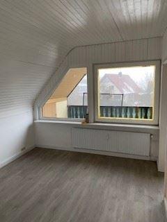 LAGE! LAGE! TOPLAGE in Quickborn. Charmante, lichtdurchflutete 4 Zimmerwohnung mit riesigem Süd-Balkon. 4 zimmer