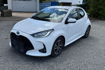 Toyota Yaris 25.413 km 15.490 &euro; Barsbüttel 22885