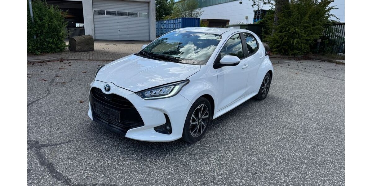 Toyota Yaris 25.413 km 15.490 &euro; Barsbüttel 22885