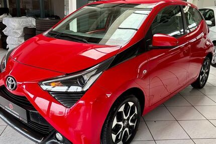 Toyota Aygo (X) 74.350 km 9.799 &euro; Buxtehude 21614