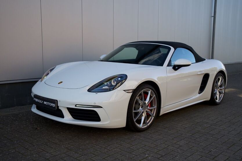 Porsche Boxster 18.300 km 70.050 € Börnsen 21039