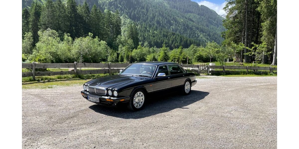 Jaguar Daimler 182.598 km 22.500 &euro; Hamburg 22049