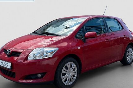 Toyota Auris 68.300 km 5.990 &euro; Hamburg 22043