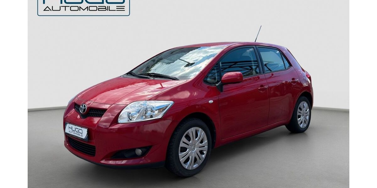 Toyota Auris 68.300 km 5.990 &euro; Hamburg 22043