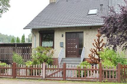 Gepflegte Doppelhaushälfte in Langenhorn mit großer Terrasse und Vollkeller 4 zimmer