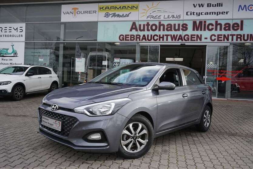 Hyundai i20 4.422 km 12.900 € Hamburg 22043