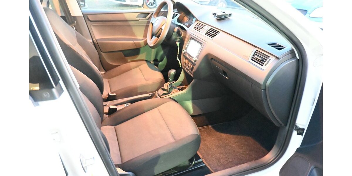 Skoda Rapid Spaceback 1.2 mit NAVI Steuerkette neu!!! 175.000 km 5.300 &euro; Seevetal - Hittfeld 21218