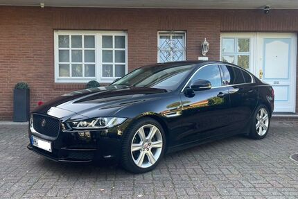 Jaguar XE 134.098 km 9.990 &euro; Hamburg 22147