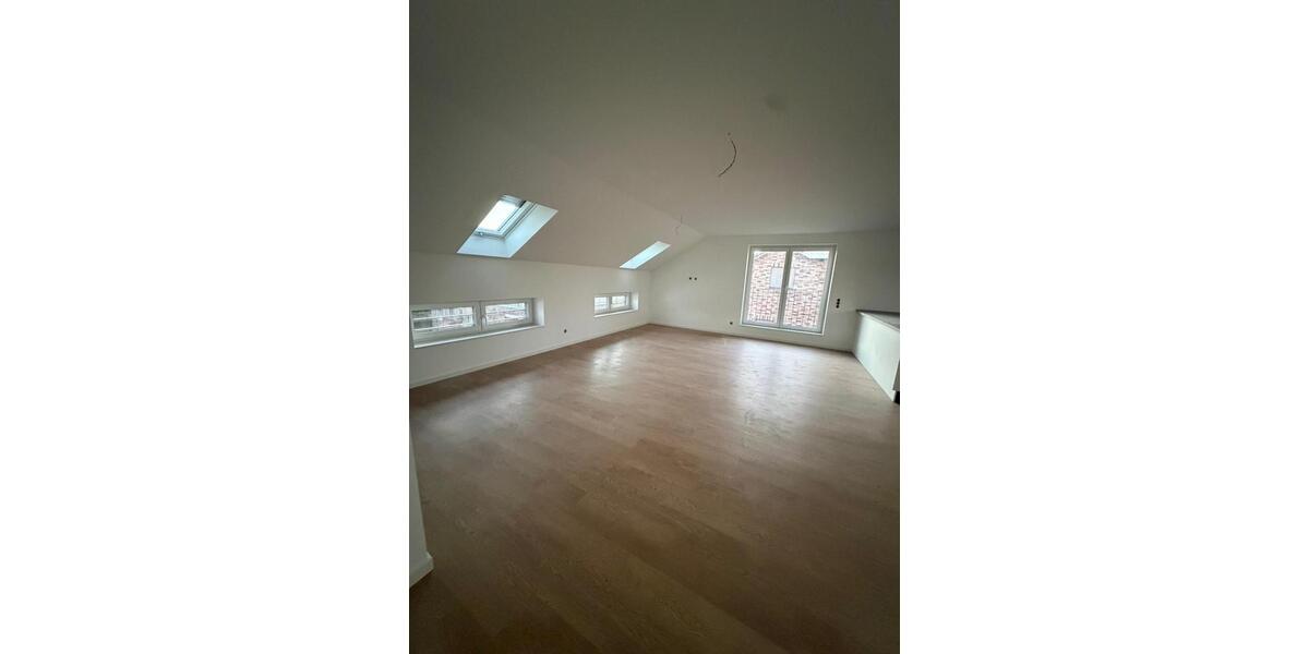 4-Zimmer Dachgeschoss Wohnung 4 zimmer