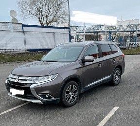 Mitsubishi Outlander 99.000 km 17.450 &euro; Hamburg 20537
