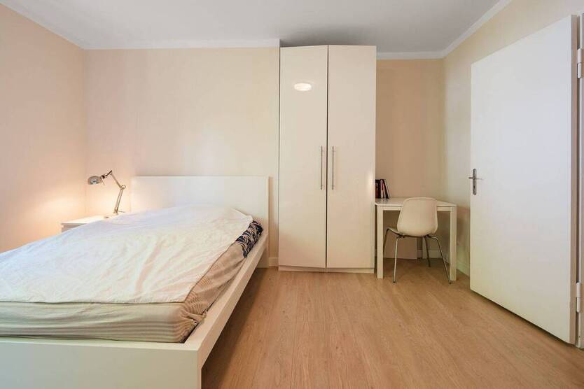 Maria-Louisen-Str. - 1-Zimmer-Apartment im Hochparterre!