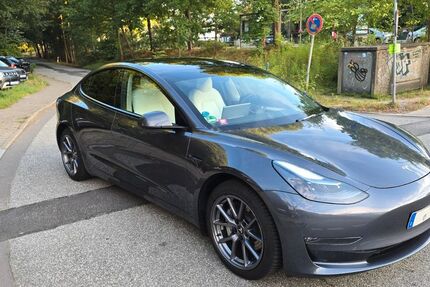 Tesla Model 3 62.265 km 33.700 &euro; Hamburg 21031