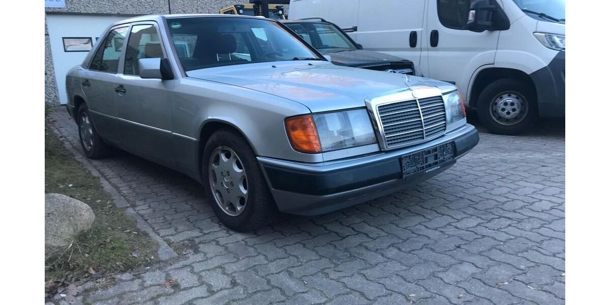 Mercedes-Benz E 300 139.000 km 3.999 &euro; Oststeinbek 22113