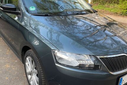 Skoda Rapid 107.680 km 10.200 &euro; Hamburg 22589