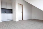 Die Uni vor der Tür! Dachgeschoss-Apartment in Harburg