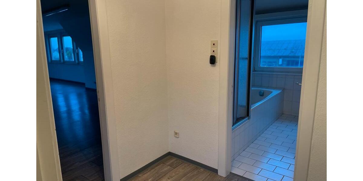 Etagenwohnung Jork - 3 Zimmer, 130 m&sup2;, 1.350&euro; | Angebot:25182837