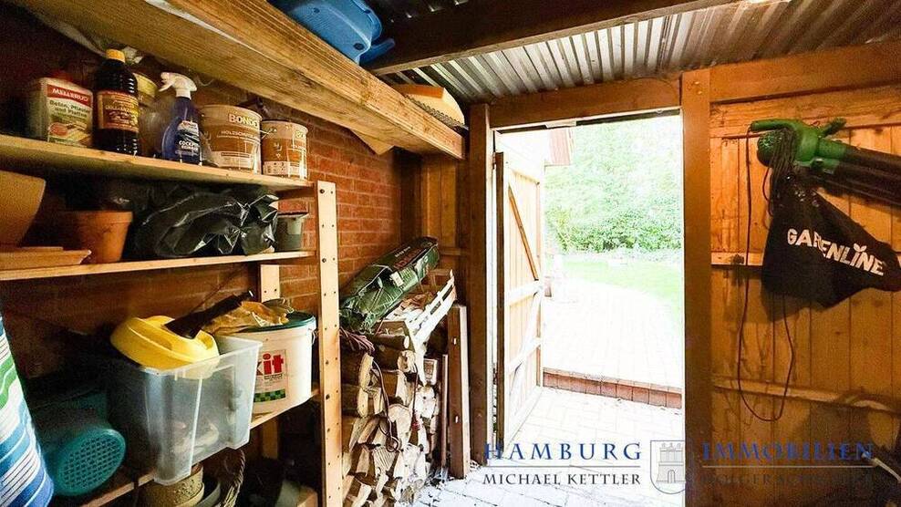 3-Familienhaus - BJ 1999 - EignerWohnung, 4 Zimmer, sofort beziehbar - 30-er Zone in 25436 Tornesch